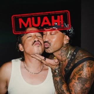 MUAH!